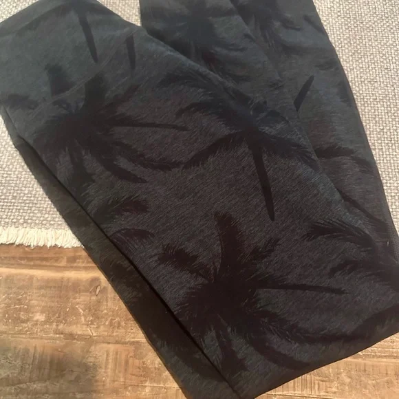 Tavi black high waisted pant. Palm tree print. Size m. - Picture 3 of 3